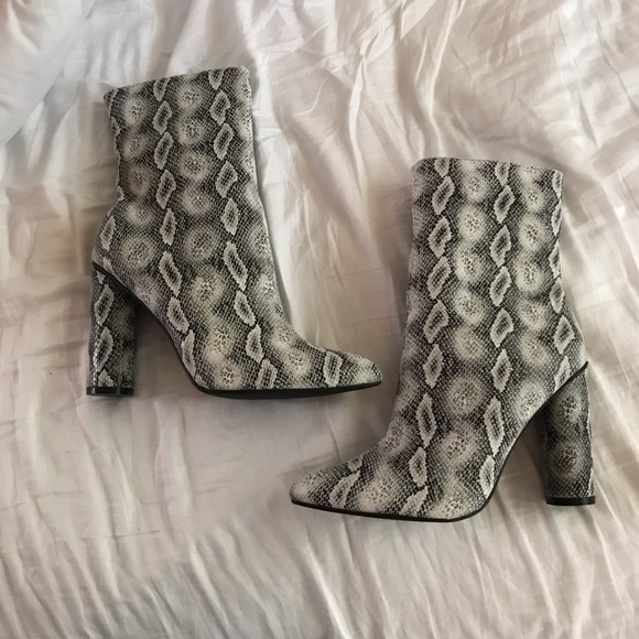 Kylie Jenner snake boots brand new size 11 - Picture 2 of 4